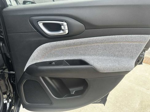 Used 2022 Jeep Compass Sport image 24