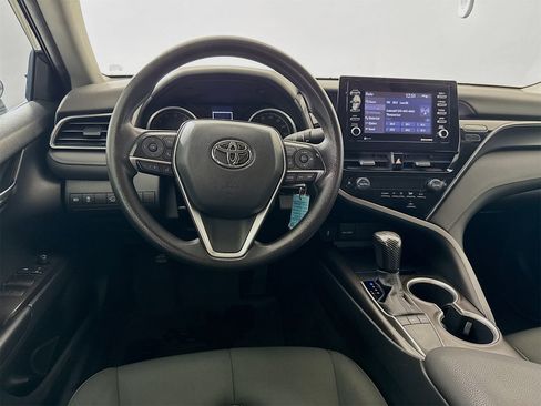 Used 2022 Toyota Camry LE image 21