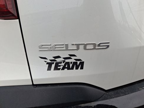 Used 2024 Kia Seltos S image 32