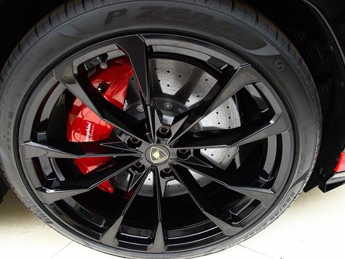 Used 2022 Lamborghini Urus image 66