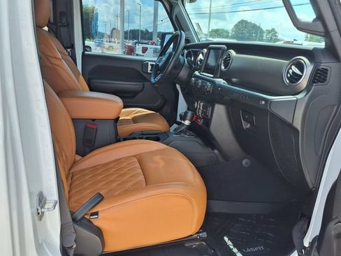 Used 2023 Jeep Wrangler Unlimited Rubicon 4xe w/ Cold Weather Group AWD/4WD image 21