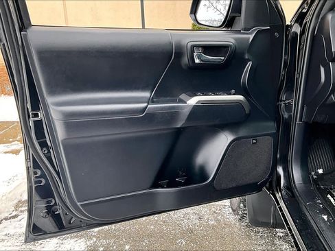 Certified 2019 Toyota Tacoma Limited image 21