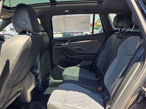 New 2026 Volkswagen Tiguan SEL R-Line AWD/4WD image 6