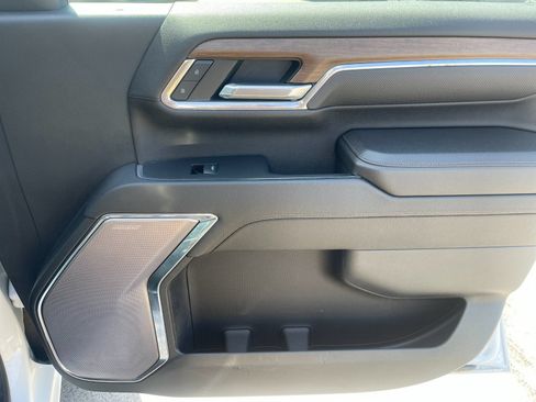 Used 2024 Chevrolet Silverado 2500 High Country w/ High Country Premium Package AWD/4WD image 19