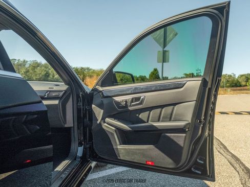 Used 2013 Mercedes-Benz E 63 AMG Wagon image 63