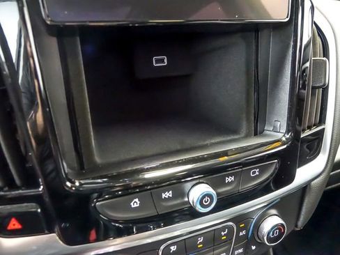 Certified 2019 Chevrolet Traverse LT w/ LT Premium Package AWD/4WD image 26