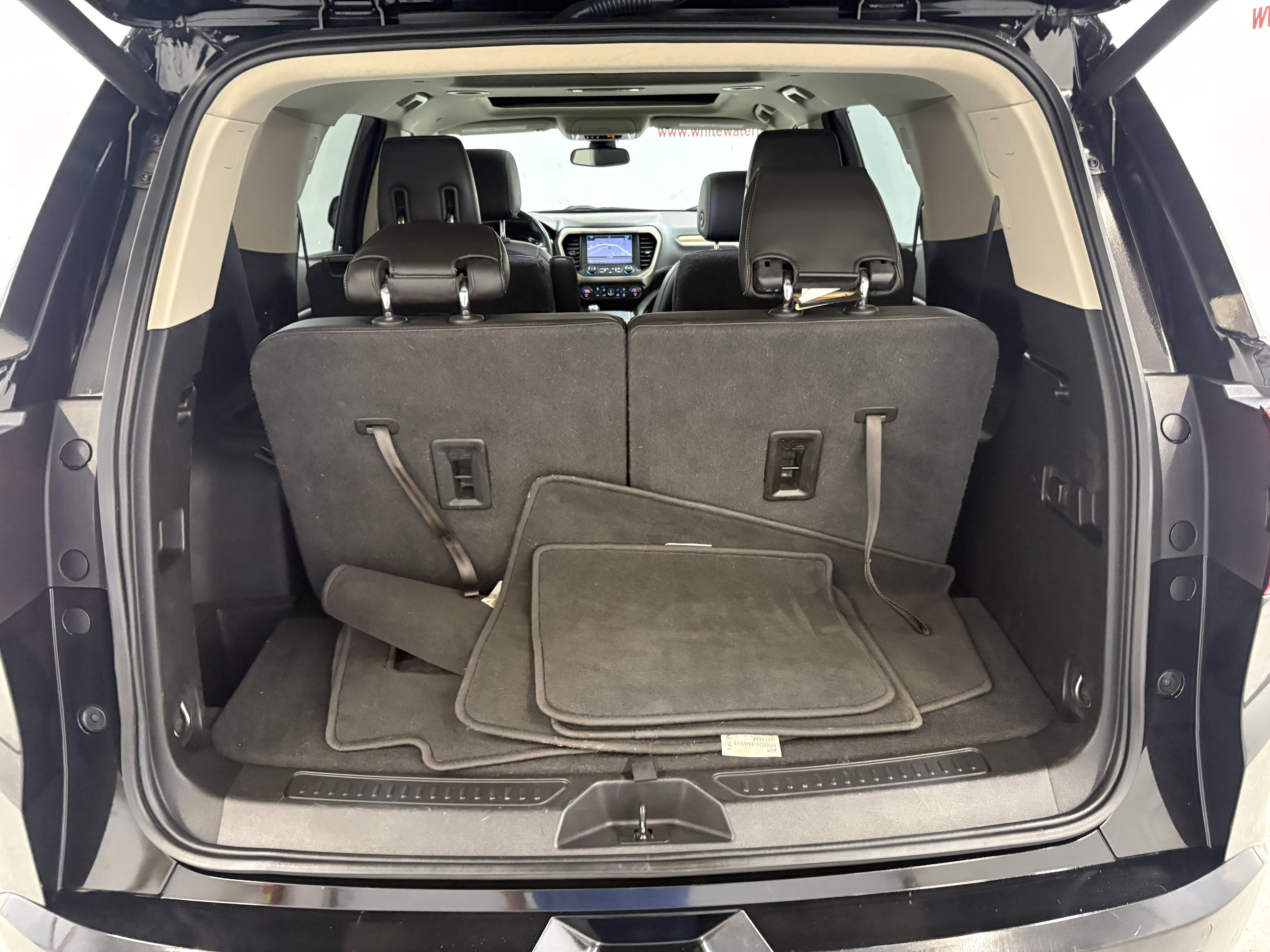 Used 2019 GMC Acadia Denali w/ Technology Package FWD image 9