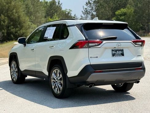 Used 2019 Toyota RAV4 Limited FWD image 10