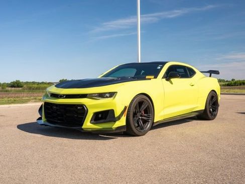 Used 2019 Chevrolet Camaro ZL1 RWD image 3
