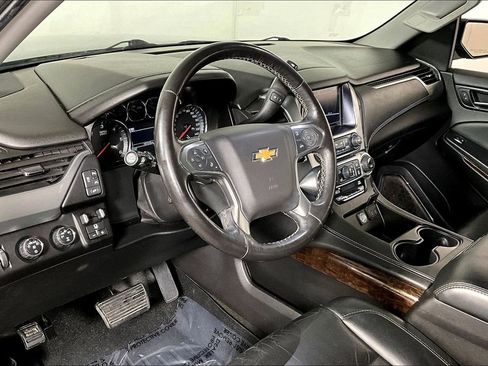 Used 2016 Chevrolet Suburban LT image 13
