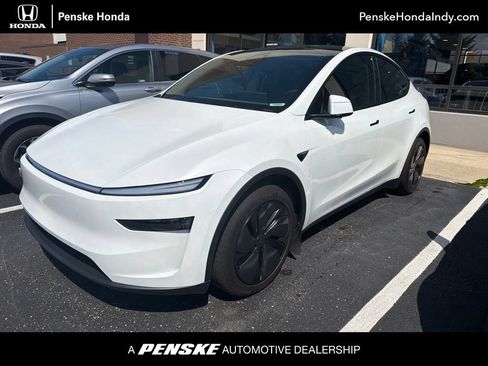 Used 2026 Tesla Model Y AWD image 1