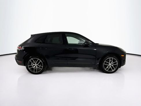 Certified 2025 Porsche Macan AWD/4WD image 8