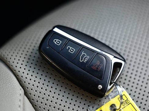 Used 2018 Hyundai Santa Fe SE w/ SE Premium Package 02 FWD image 41
