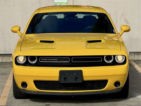 Used 2017 Dodge Challenger SXT RWD image 3
