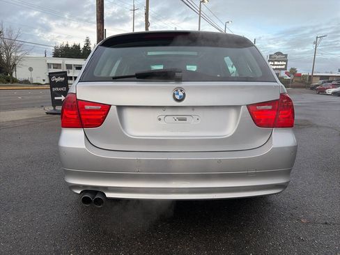 Used 2011 BMW 328i xDrive Wagon image 6