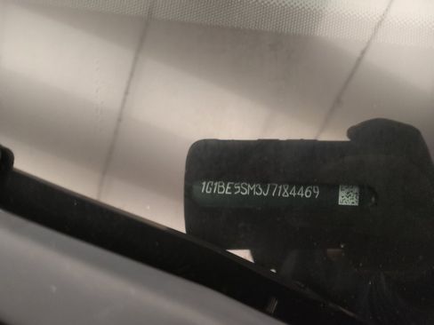 Used 2018 Chevrolet Cruze LT w/ Sun And Sound Package FWD image 33