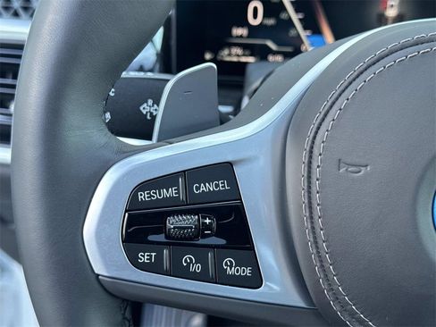 Used 2025 BMW X5 xDrive50e w/ M Sport Package image 29