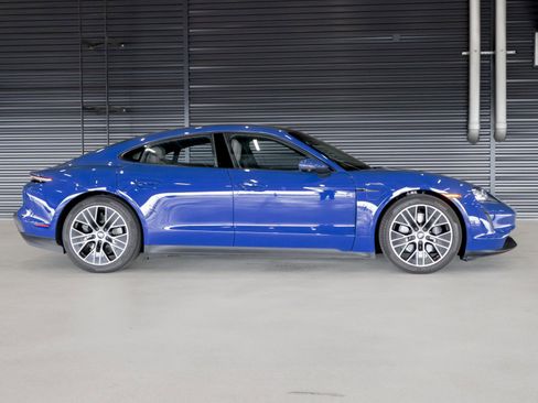 Used 2023 Porsche Taycan RWD image 11