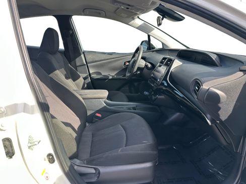 Used 2020 Toyota Prius LE image 15