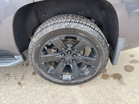 Used 2018 Chevrolet Tahoe LT image 16