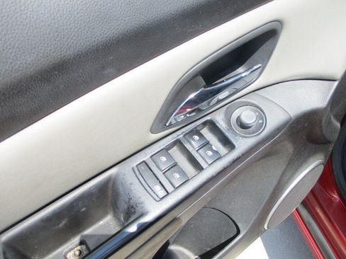 Used 2011 Chevrolet Cruze LT FWD image 23