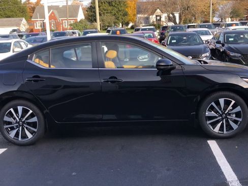 New 2025 Nissan Sentra SV w/ SV Premium Package image 9