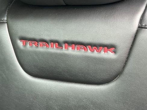 Used 2020 Jeep Cherokee Trailhawk w/ Cold Weather Group AWD/4WD image 15