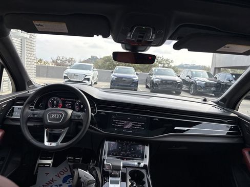Used 2025 Audi SQ7 Prestige w/ Prestige Package image 19
