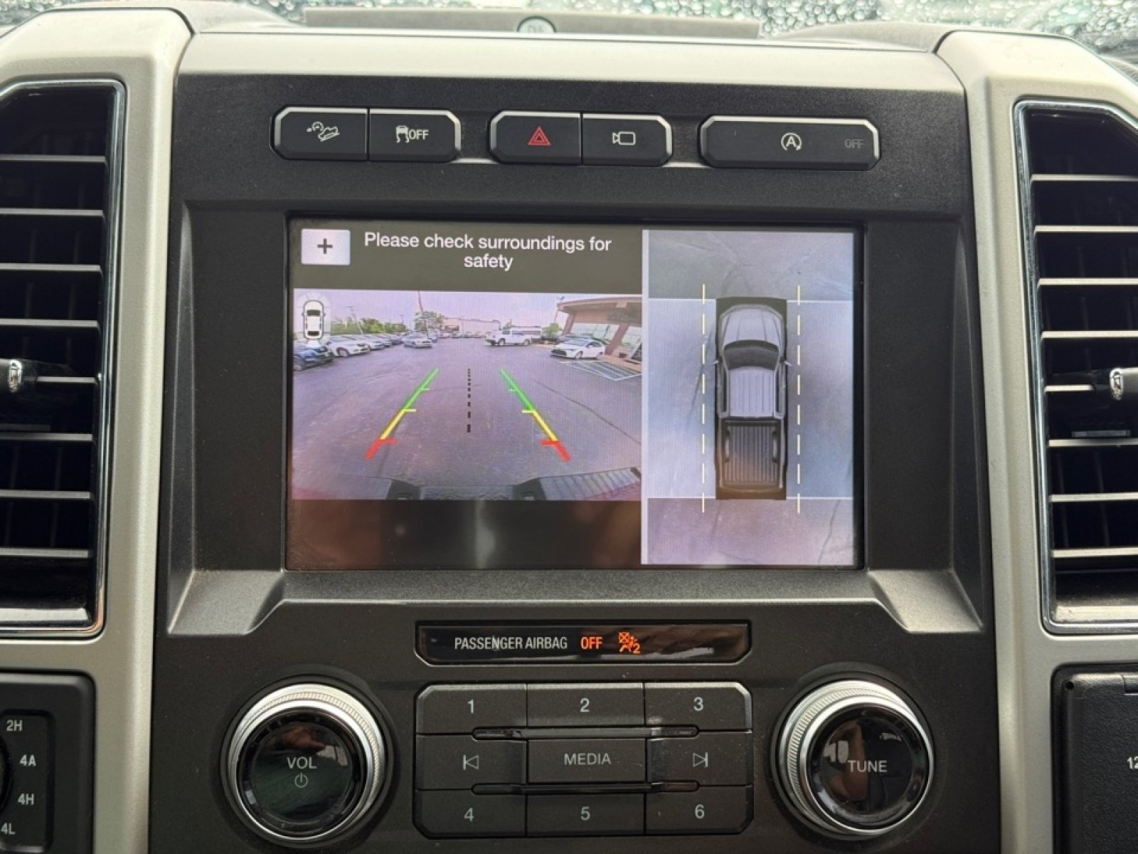Used 2019 Ford F150 Lariat w/ Equipment Group 502A Luxury AWD/4WD image 14