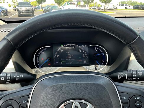 Used 2019 Toyota RAV4 Limited AWD/4WD image 13