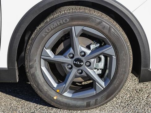 New 2026 Kia K4 LXS image 10