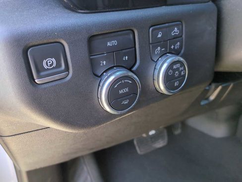 Used 2025 GMC Sierra 1500 SLT image 35