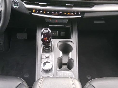 Used 2025 Cadillac XT4 Premium Luxury image 16