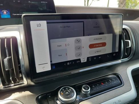 Used 2025 Ford Expedition Max Platinum AWD/4WD image 27