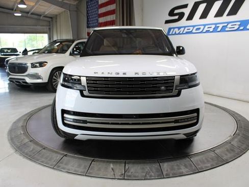 Used 2023 Land Rover Range Rover SE AWD/4WD image 2