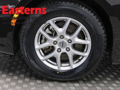 Used 2023 Chrysler Pacifica Touring-L FWD image 33