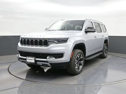 Used 2024 Jeep Wagoneer Series III AWD/4WD image 30