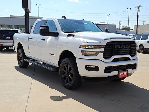 Used 2025 RAM 2500 Big Horn AWD/4WD image 4