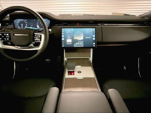 New 2025 Land Rover Range Rover SE image 6