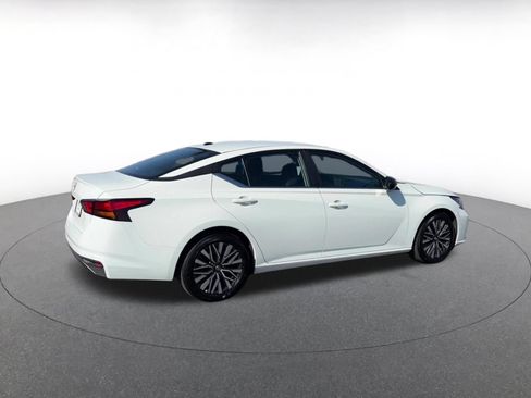 Used 2026 Nissan Altima 2.5 SV FWD image 14