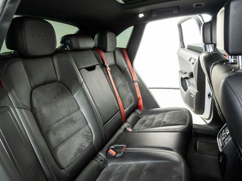 Used 2018 Porsche Macan GTS AWD/4WD image 21