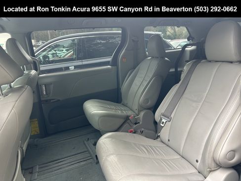 Used 2011 Toyota Sienna XLE image 9