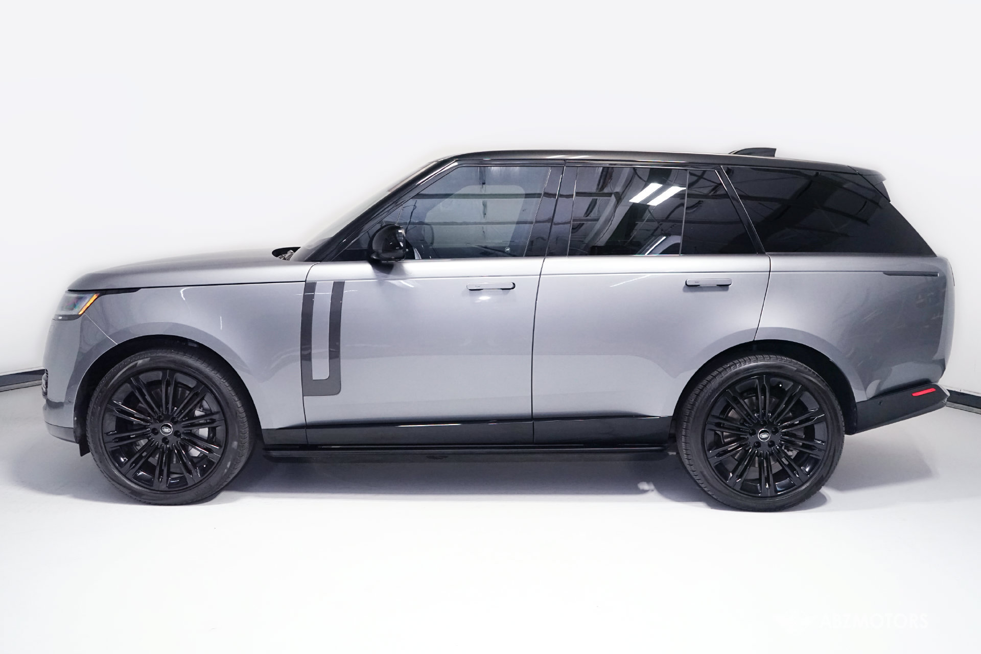 Used 2023 Land Rover Range Rover SE AWD/4WD image 4