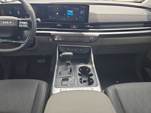 New 2027 Kia Carnival FWD image 14