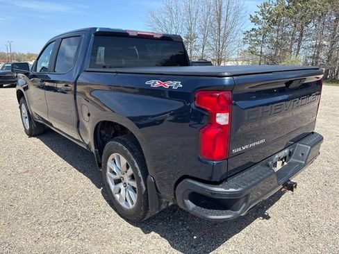 Used 2020 Chevrolet Silverado 1500 Custom w/ Custom Convenience Package AWD/4WD image 9