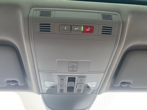 New 2024 Volkswagen Taos SE image 41