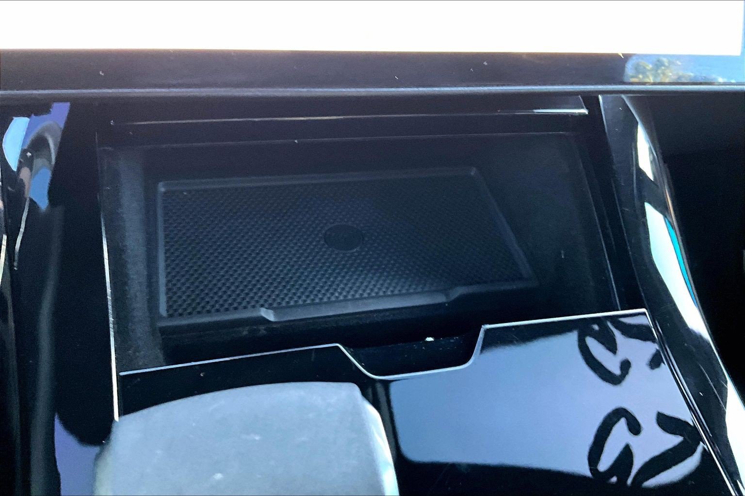Used 2025 Land Rover Range Rover Sport SE AWD/4WD image 32