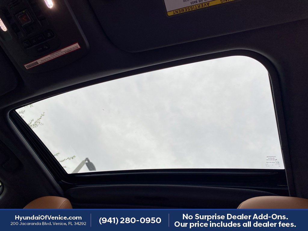 Used 2021 Toyota Avalon Limited w/ Advanced Safety Package FWD image 5