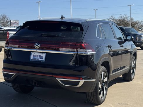 Used 2025 Volkswagen Atlas Cross Sport SEL AWD/4WD image 4