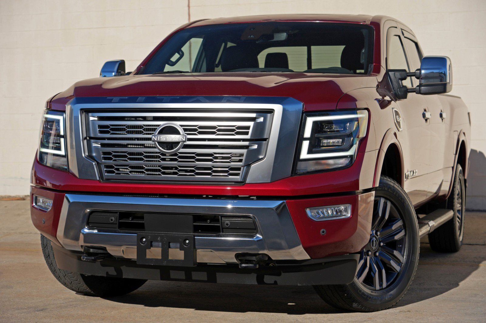 Used 2023 Nissan Titan Platinum Reserve w/ Moonroof Package AWD/4WD image 3